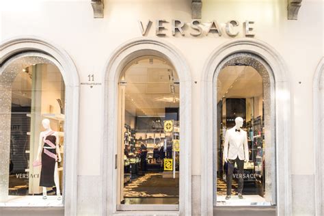 versace outlet store near me.